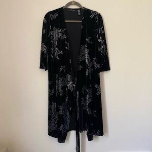 Apostrophe velvet cardigan/cover